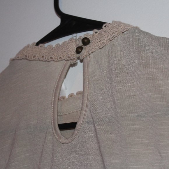 Embroidered Tank with Keyhole Back - Picture 5 of 5